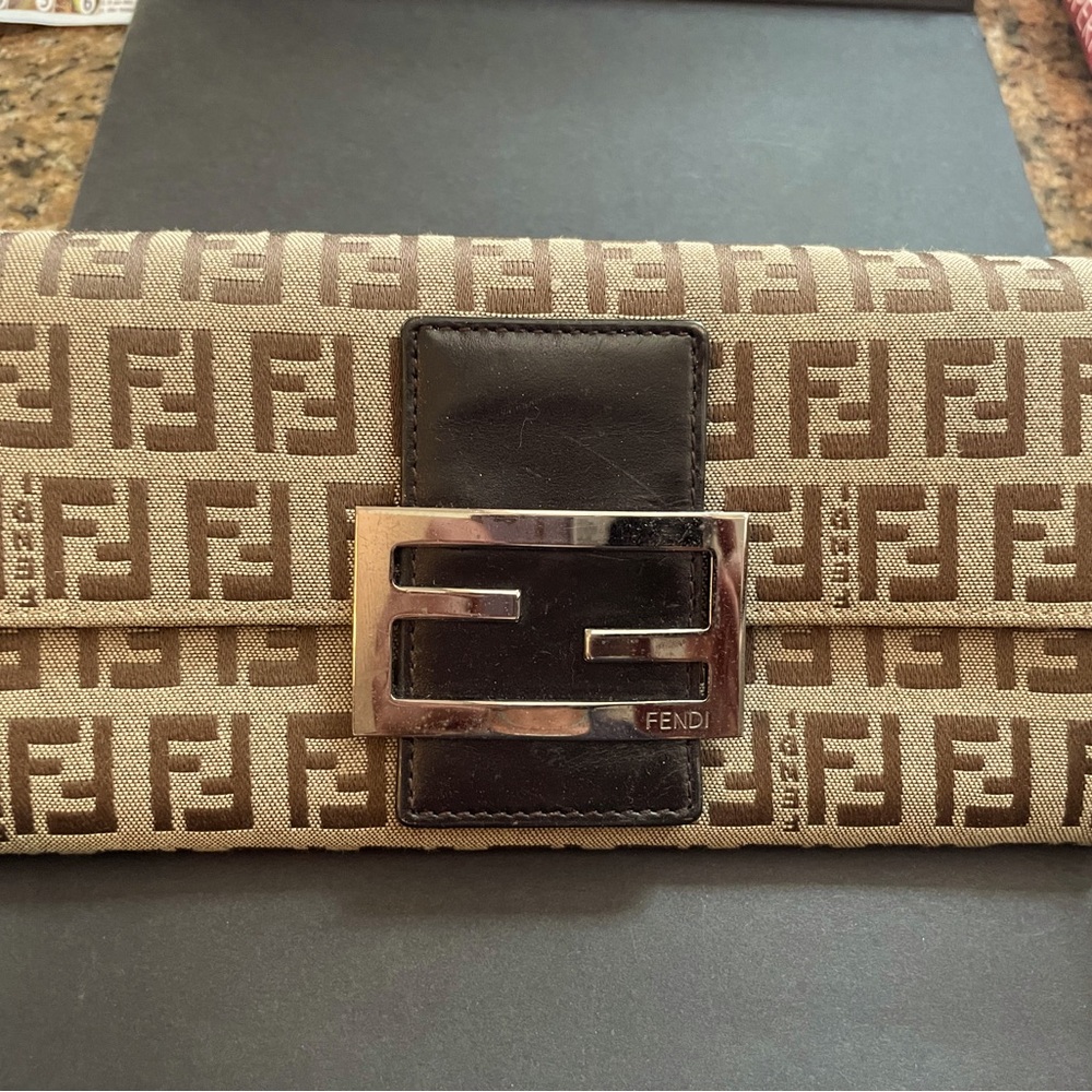 Authentic Fendi Zucca Wallet w Original Box